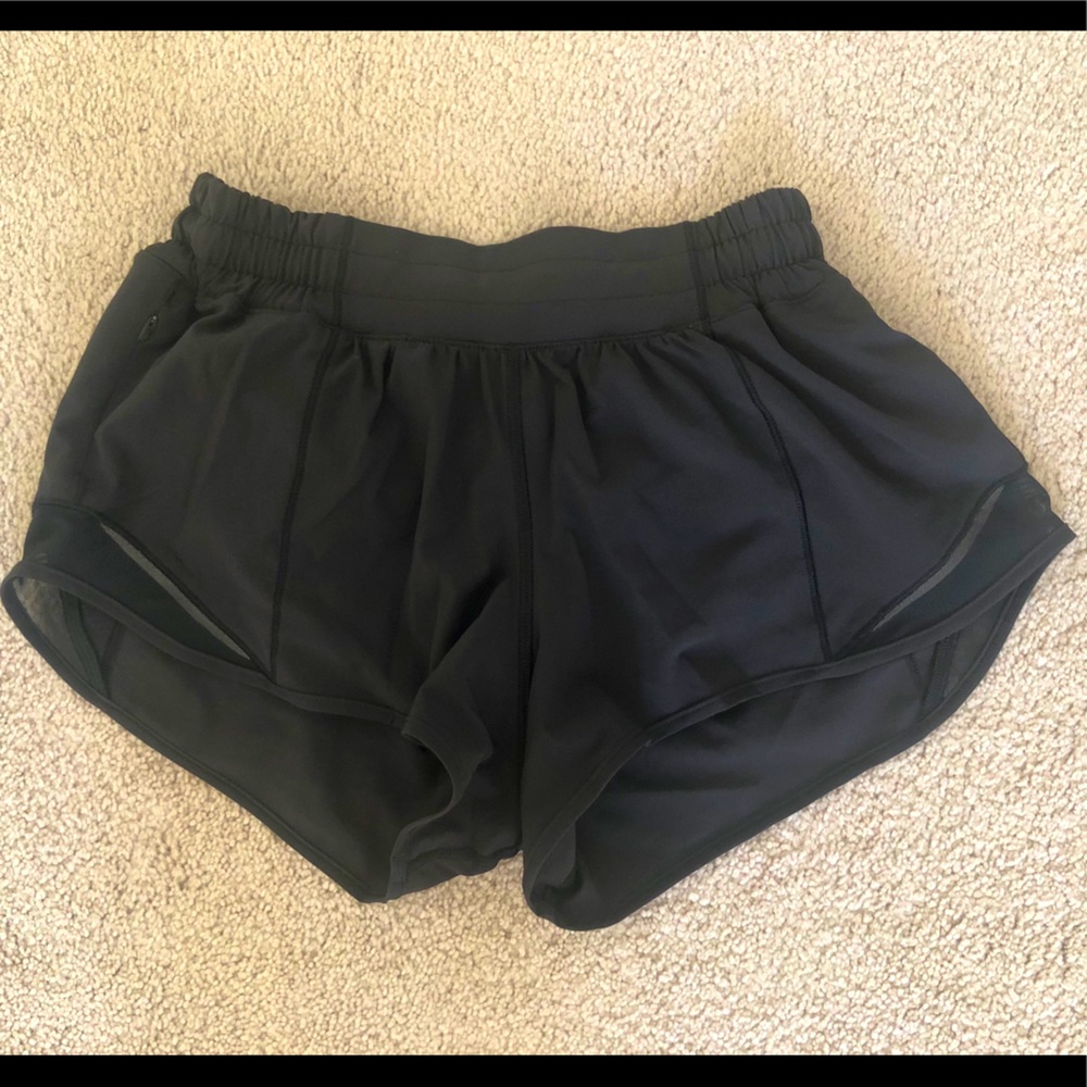 black hottie hot lululemon shorts